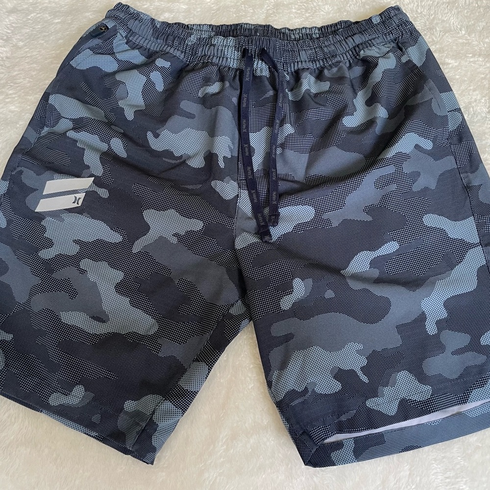 Hurley, men’s size small, blue athletic shorts